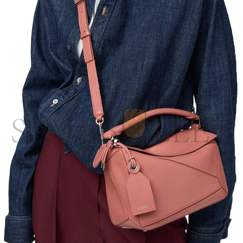 LOEWE SMALL FEATHERLIGHT PUZZLE BAG IN NAPPA LAMBSKIN A510PLSX01 (24*16.5*10.5cm)